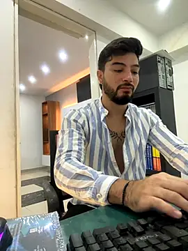 Snapshot of _tony8 chatting on November 2025 04:50:02 PM tony8 online show from November 2025 04:50:02 PM