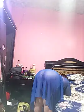 QueenBata online show from December 2024 12:45:01 PM