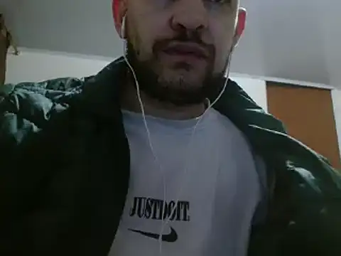Snapshot of camiloking1720 chatting on February 2025 05:51:01 AM camiloking1720 online show from February 2025 05:51:01 AM