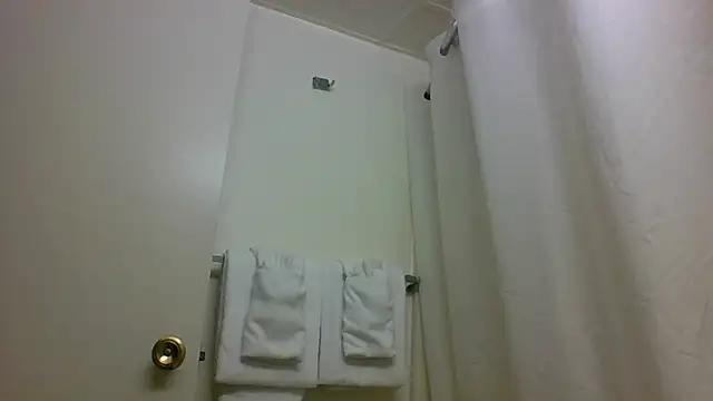 Snapshot of erinSmiles chatting on September 2025 10:44:01 AM erinSmiles online show from September 2025 10:44:01 AM