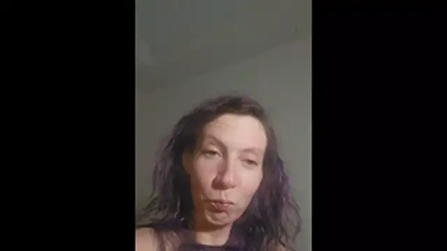 Snapshot of erinSmiles chatting on November 2025 11:20:02 AM erinSmiles online show from November 2025 11:20:02 AM
