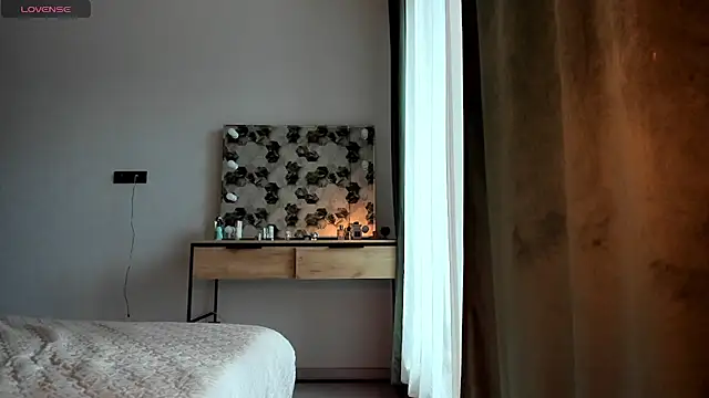 Snapshot of Selena_Rase chatting on November 2025 05:10:02 AM Selena Rase online show from November 2025 05:10:02 AM