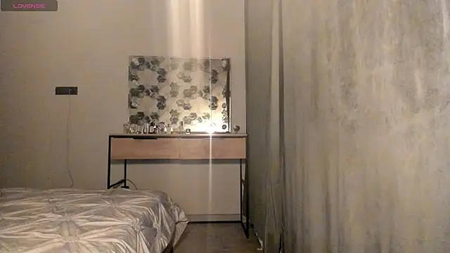 Selena Rase online show from December 2025 01:19:01 AM