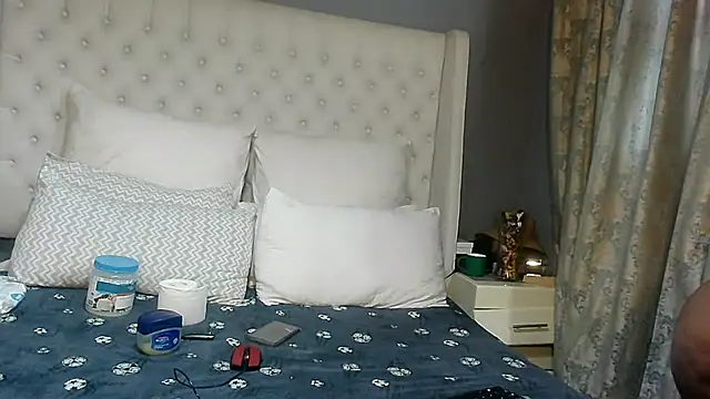 Snapshot of Carocurvy chatting on July 2026 05:37:01 AM Carocurvy online show from July 2026 05:37:01 AM