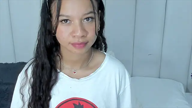 Snapshot of brithany_rousee chatting on February 2025 10:25:01 PM brithany rousee online show from February 2025 10:25:01 PM