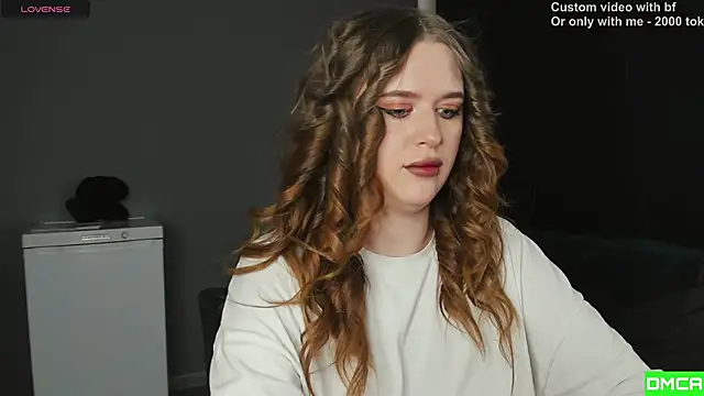 Snapshot of Pinku_kitsune chatting on February 2026 08:03:01 AM Pinku kitsune online show from February 2026 08:03:01 AM