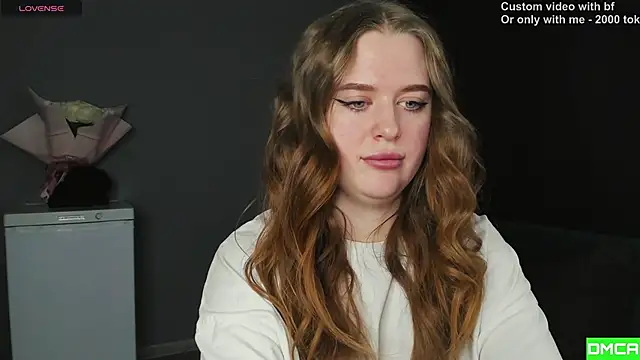 Snapshot of Pinku_kitsune chatting on February 2026 05:30:02 AM Pinku kitsune online show from February 2026 05:30:02 AM