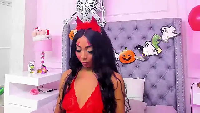 Snapshot of HaileeRoberts chatting on October 2025 12:47:02 PM HaileeRoberts online show from October 2025 12:47:02 PM