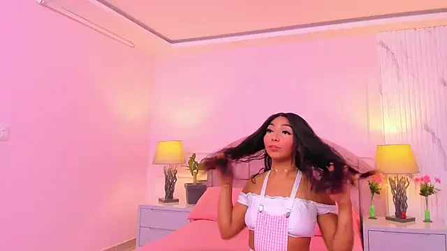 Snapshot of HaileeRoberts chatting on September 2025 12:38:01 PM HaileeRoberts online show from September 2025 12:38:01 PM