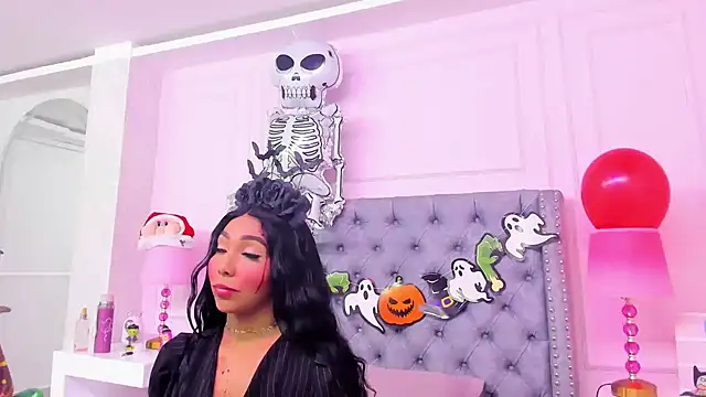 Snapshot of HaileeRoberts chatting on October 2025 12:35:03 PM HaileeRoberts online show from October 2025 12:35:03 PM