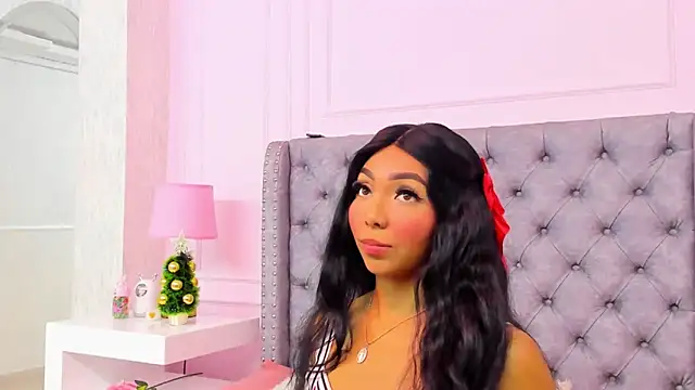 Snapshot of HaileeRoberts chatting on November 2025 12:33:02 PM HaileeRoberts online show from November 2025 12:33:02 PM