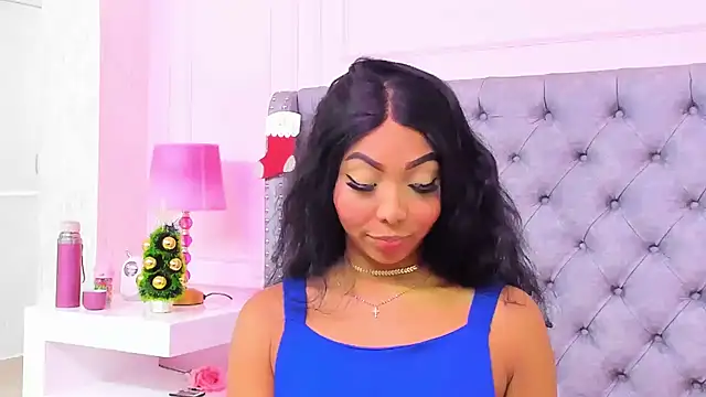 Snapshot of HaileeRoberts chatting on November 2025 01:01:02 PM HaileeRoberts online show from November 2025 01:01:02 PM