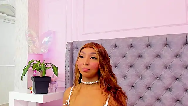 HaileeRoberts online show from June 2026 01:01:02 PM