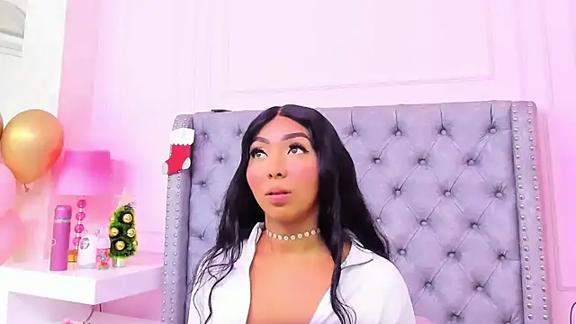 Snapshot of HaileeRoberts chatting on December 2025 12:22:02 PM HaileeRoberts online show from December 2025 12:22:02 PM