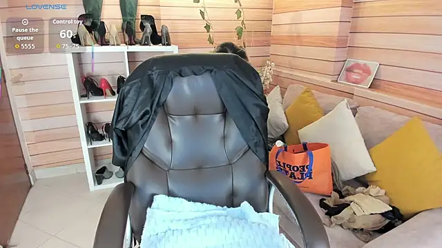 Victoria collins 1 online show from January 2026 11:46:01 AM