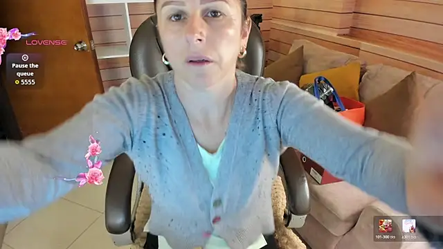 Victoria collins 1 online show from May 2026 10:52:01 AM