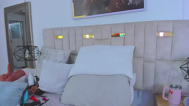 Konny May online show from November 2025 01:20:02 AM