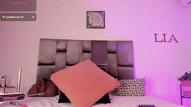 Lia johnsonn online show from March 2026 11:44:01 AM