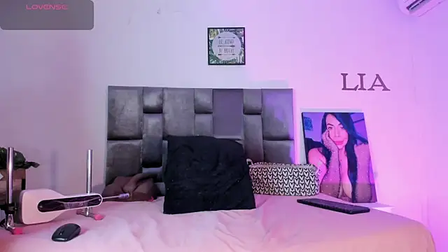 Lia johnsonn online show from April 2026 11:33:01 AM