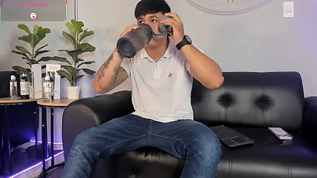 Cristopher strong online show from April 2026 12:07:02 PM