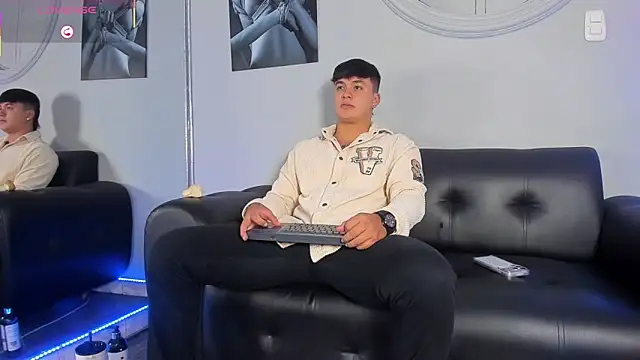 Cristopher strong online show from February 2026 01:10:01 PM