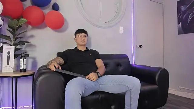 Snapshot of Cristopher_strong chatting on June 2026 12:00:02 PM Cristopher strong online show from June 2026 12:00:02 PM