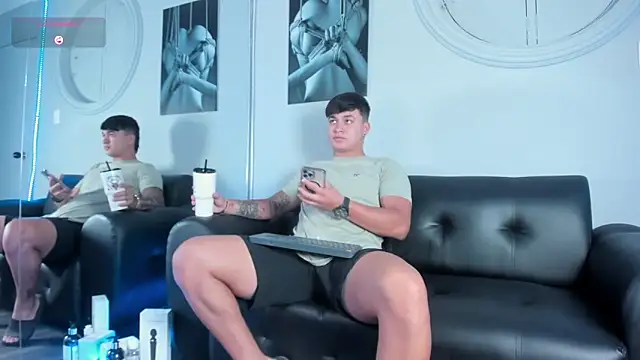 Cristopher strong online show from November 2025 01:00:02 PM