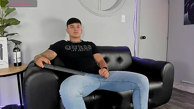 Cristopher strong online show from April 2026 12:54:01 PM