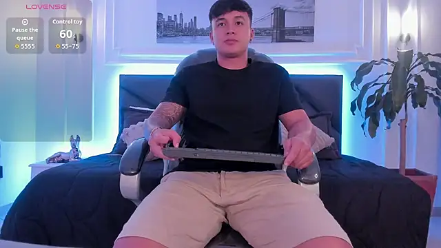 Cristopher strong online show from November 2025 09:57:01 AM