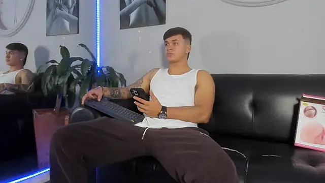 Cristopher strong online show from February 2025 12:18:02 PM