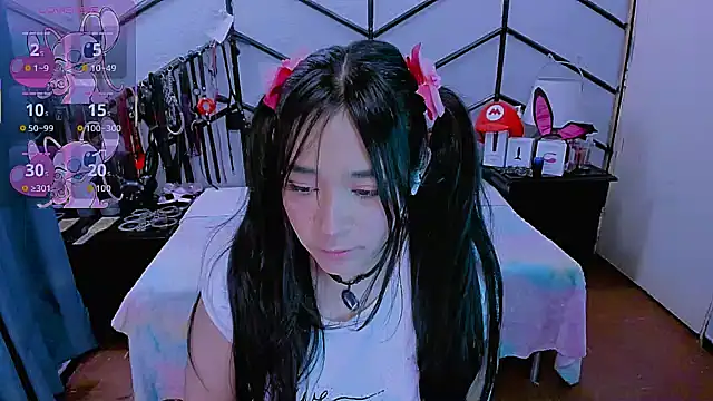 Snapshot of AlanaLuck chatting on November 2025 07:30:02 PM AlanaLuck online show from November 2025 07:30:02 PM