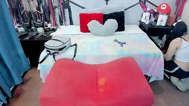 AlanaLuck online show from April 2026 06:35:02 PM