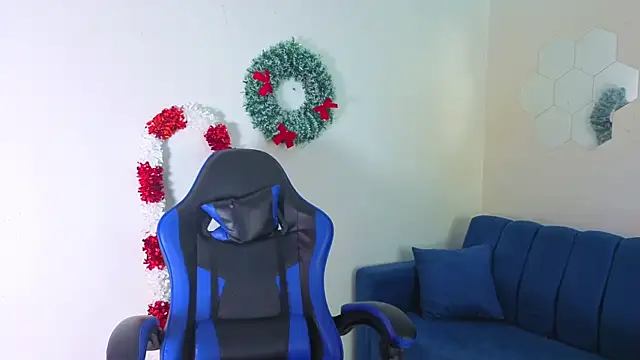 Demitryo online show from December 2025 04:23:02 AM