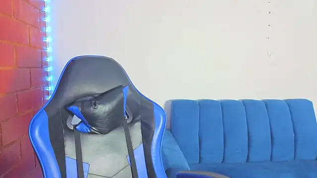 Demitryo online show from February 2026 09:11:01 PM