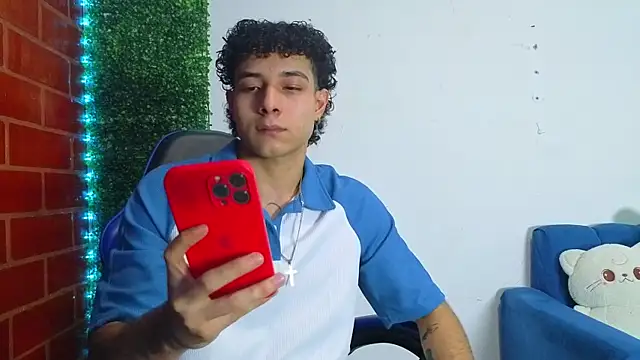 Demitryo online show from April 2026 03:13:01 AM