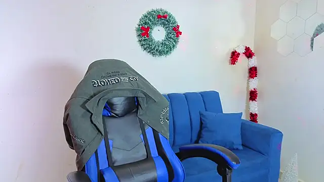 Demitryo online show from November 2025 02:45:02 AM