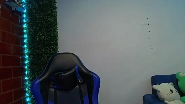 Demitryo online show from April 2026 05:03:01 AM