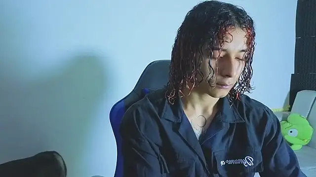 Demitryo online show from September 2025 02:50:02 AM