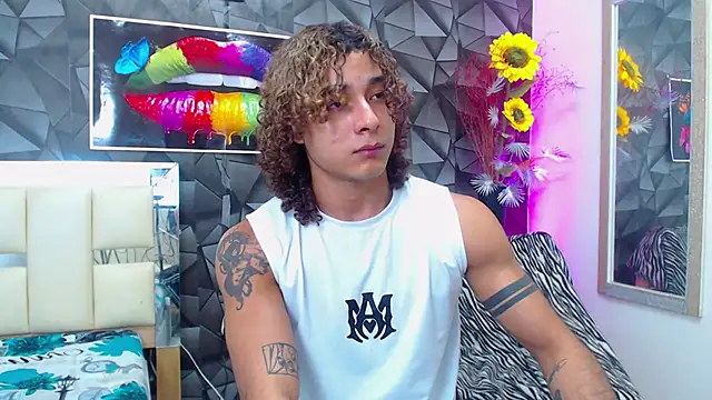 Demitryo online show from February 2025 04:35:02 AM