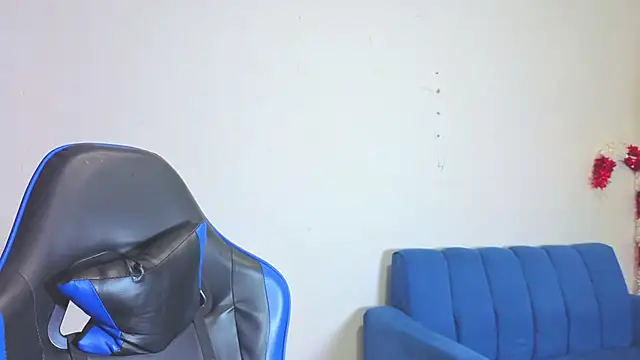 Demitryo online show from February 2026 06:42:01 AM