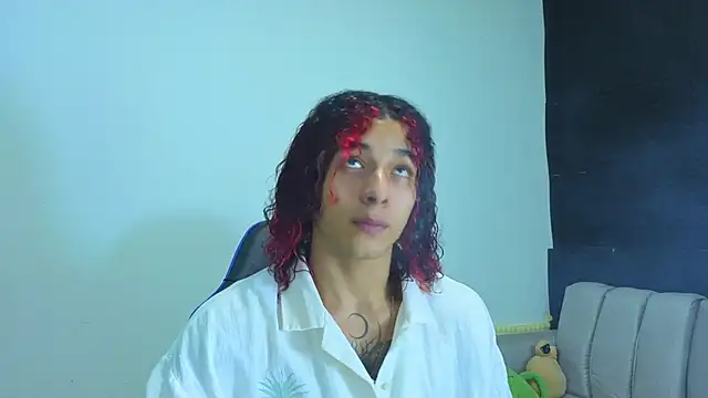 Demitryo online show from September 2025 03:06:02 AM