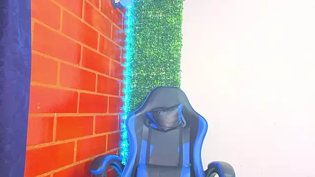 Demitryo online show from March 2026 04:27:02 AM