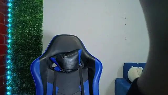 Demitryo online show from April 2026 02:30:01 AM