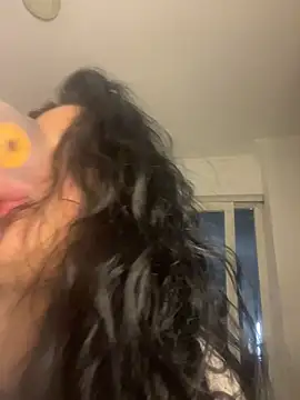 lolaa staars online show from October 2025 06:25:01 AM