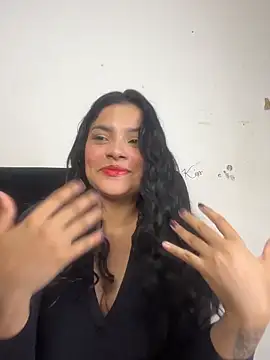 lolaa staars online show from October 2025 03:19:01 AM
