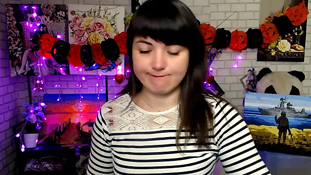 Darina M  online show from October 2025 05:28:01 AM