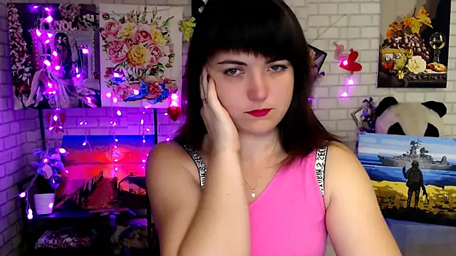 Snapshot of Darina_M_ chatting on October 2025 04:34:01 AM Darina M online show from October 2025 04:34:01 AM