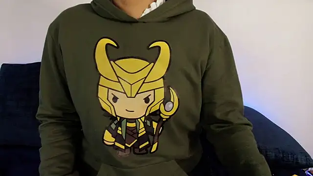 Elliee  online show from December 2025 12:37:01 PM