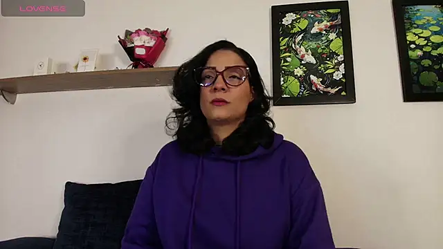 Elliee  online show from March 2026 04:11:01 PM