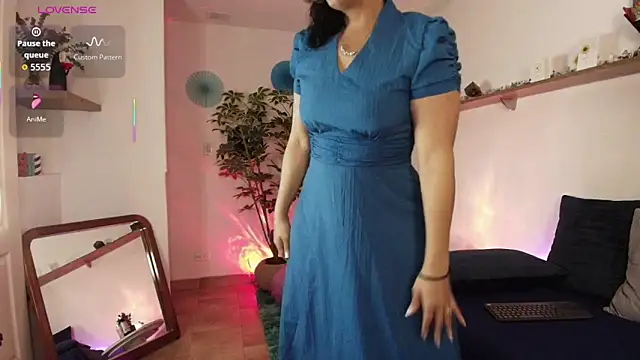 Elliee  online show from March 2026 12:16:02 PM